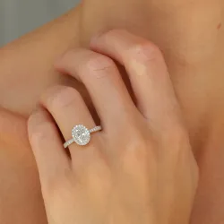ovaler lab grown Diamant Ring in 14 Karat Gold 1,0 ct 0,33 ct