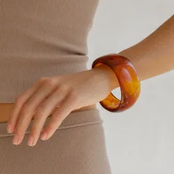 braunem bangle aus Harz - AURA