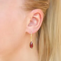 lange Tropfen rotem Bergkristall  Ohrringe in vergoldetem Silber - Loom Stones