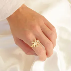 Blumen Ring aus vergoldetes Messing - Eliné