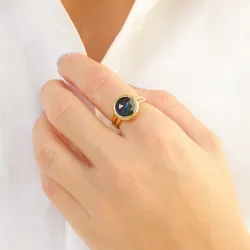 dunkelblauem Bergkristall Ring aus vergoldetes Messing - Loom Stones