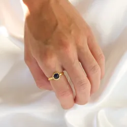 synthetische Saphir Ring aus vergoldetes Messing - Eliné