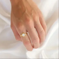 Mondstein Ring aus vergoldetes Messing - Eliné