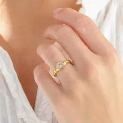 klar Quarz Ring aus vergoldetes Messing - Eliné