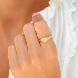 buchstab m Zirkon Ring aus vergoldetes Messing