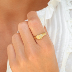 buchstab a Zirkon Ring aus vergoldetes Messing