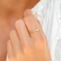 buchstab a Zirkon Ring aus vergoldetes Messing