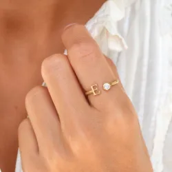 buchstab e Zirkon Ring aus vergoldetes Messing - My Letter