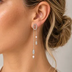 lange Perle Ohrringe in versilbertes Messing - Eliné