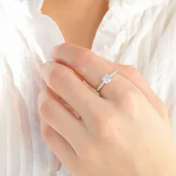 weißem Zirkon Ring aus rhodiniertem Silber