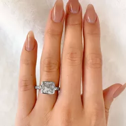 Viereckigem Zirkon Ring aus rhodiniertem Silber