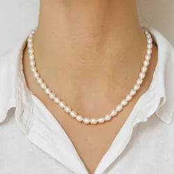 42 cm Perlenhalskette mit Süßwasserperle.