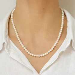 45 cm Perlenhalskette mit Süßwasserperle.