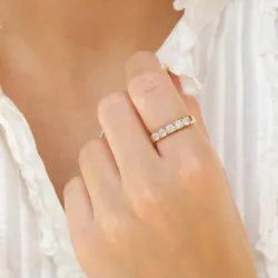 weißem Zirkon Memoirering aus vergoldetem Sterlingsilber