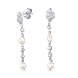 lange Perle Ohrringe in Silber - Lumé Etched