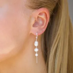 lange Perle Ohrringe in Silber - Lumé Etched